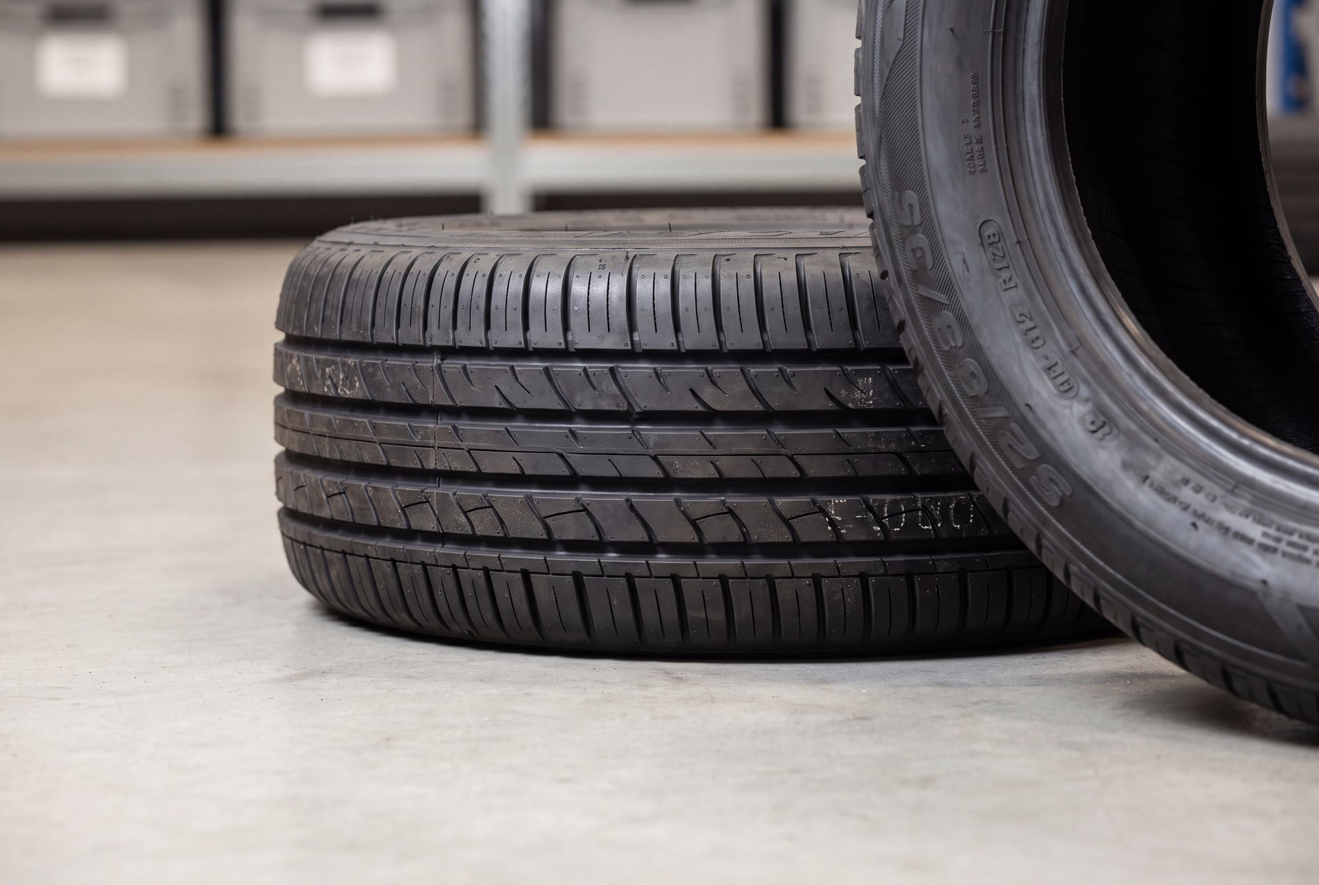 Tire tread and sidewall detail for specification review